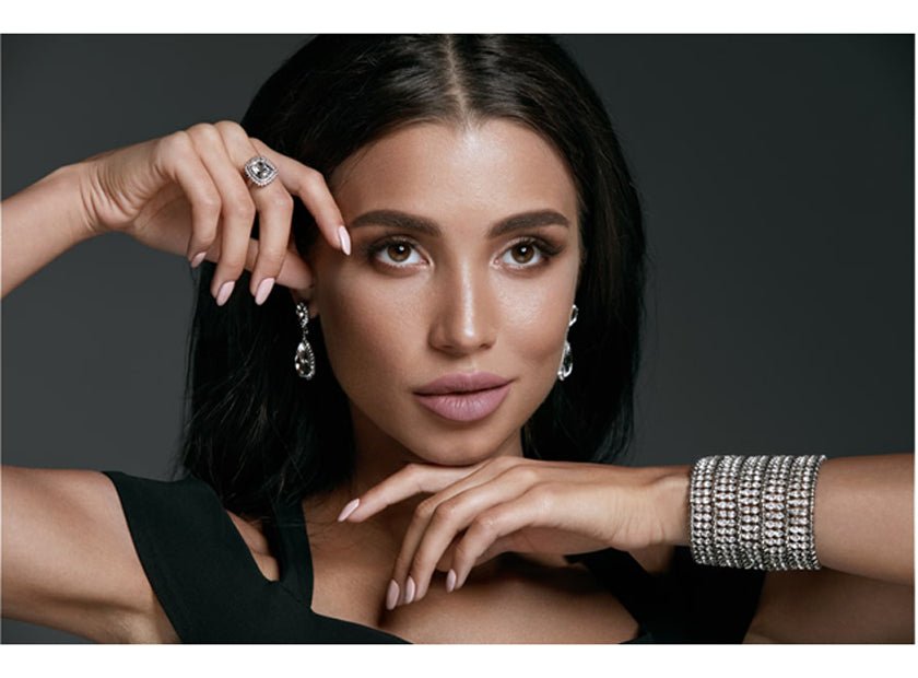 Five Reasons Why Women Love Gold Bracelets - JewelryNest
