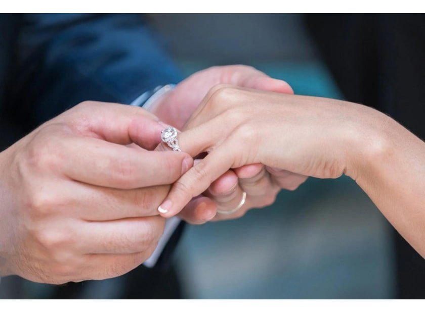 Natural Diamonds vs. Lab-Grown Diamonds: Unearthing the Differences - JewelryNest