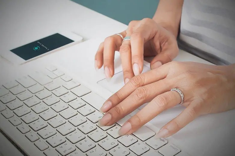 A Comprehensive Guide to Buying Jewelry Online - JewelryNest