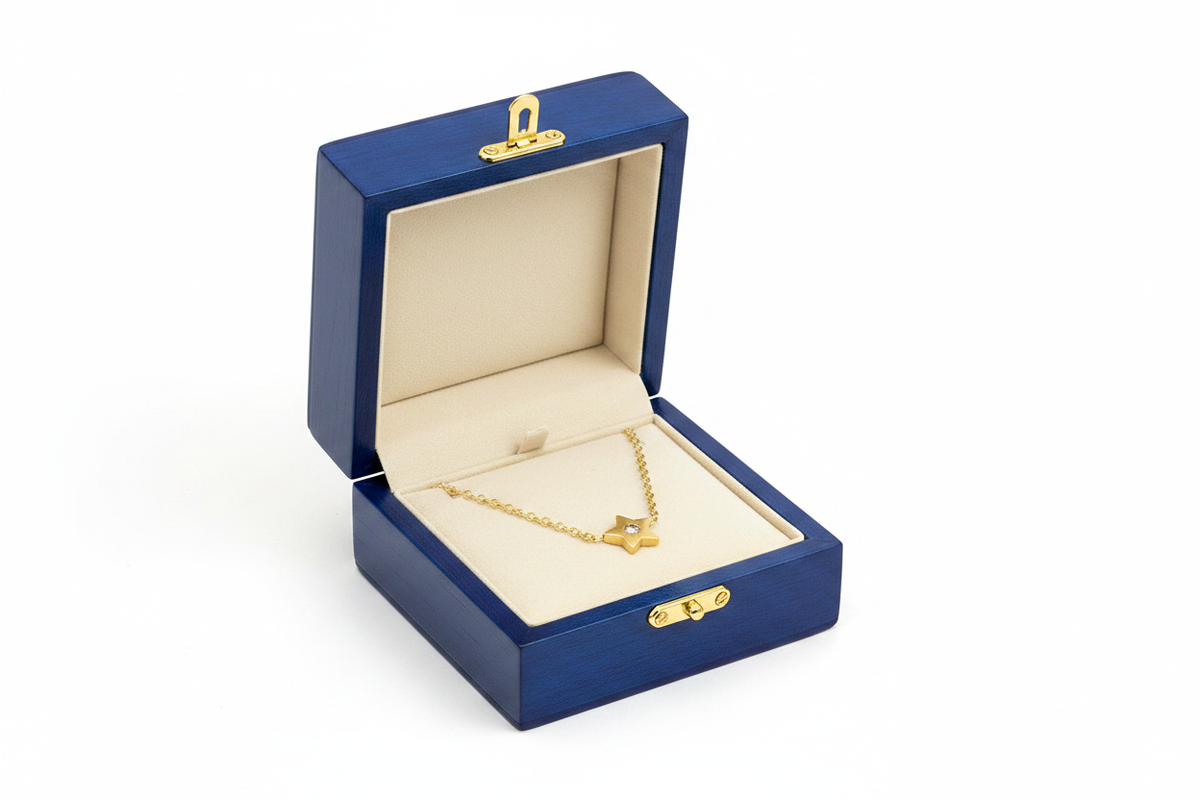 14k Gold Mini Star Diamond Necklace in Box