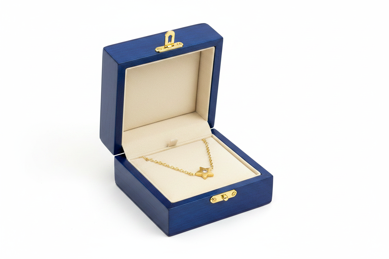 14k Gold Mini Star Diamond Necklace in Box