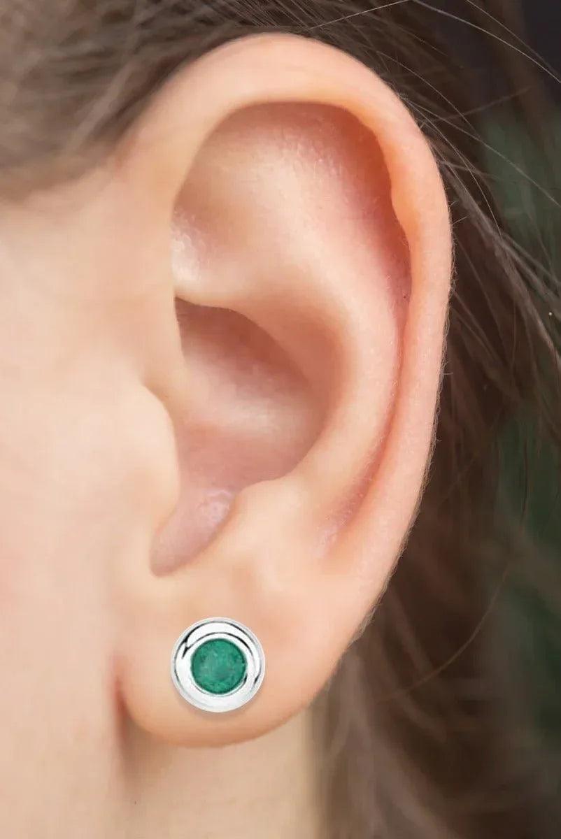 14k gold round emerald bezel stud earrings with 0.50 carats total weight, crafted by JewelryNest, displayed close-up image.