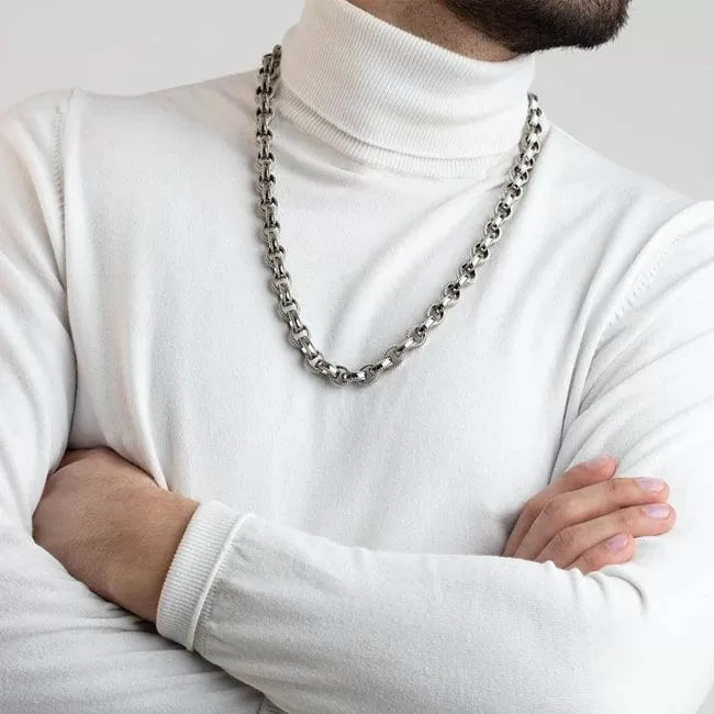 Sterling Silver Cable Edge Rolo Necklace On Man Neck (98.0. gr.tw)