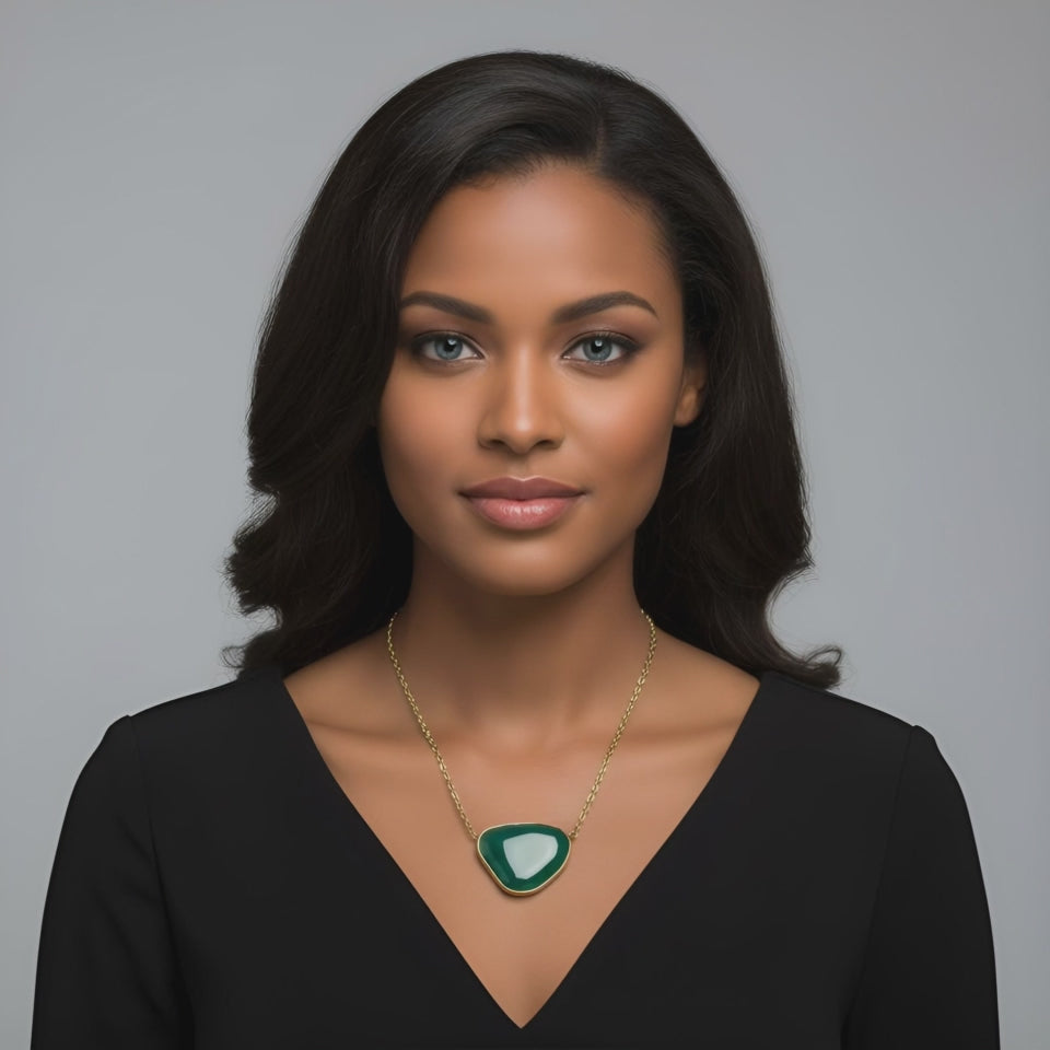 14k Yellow Gold Green Onyx Solitaire Necklace Video