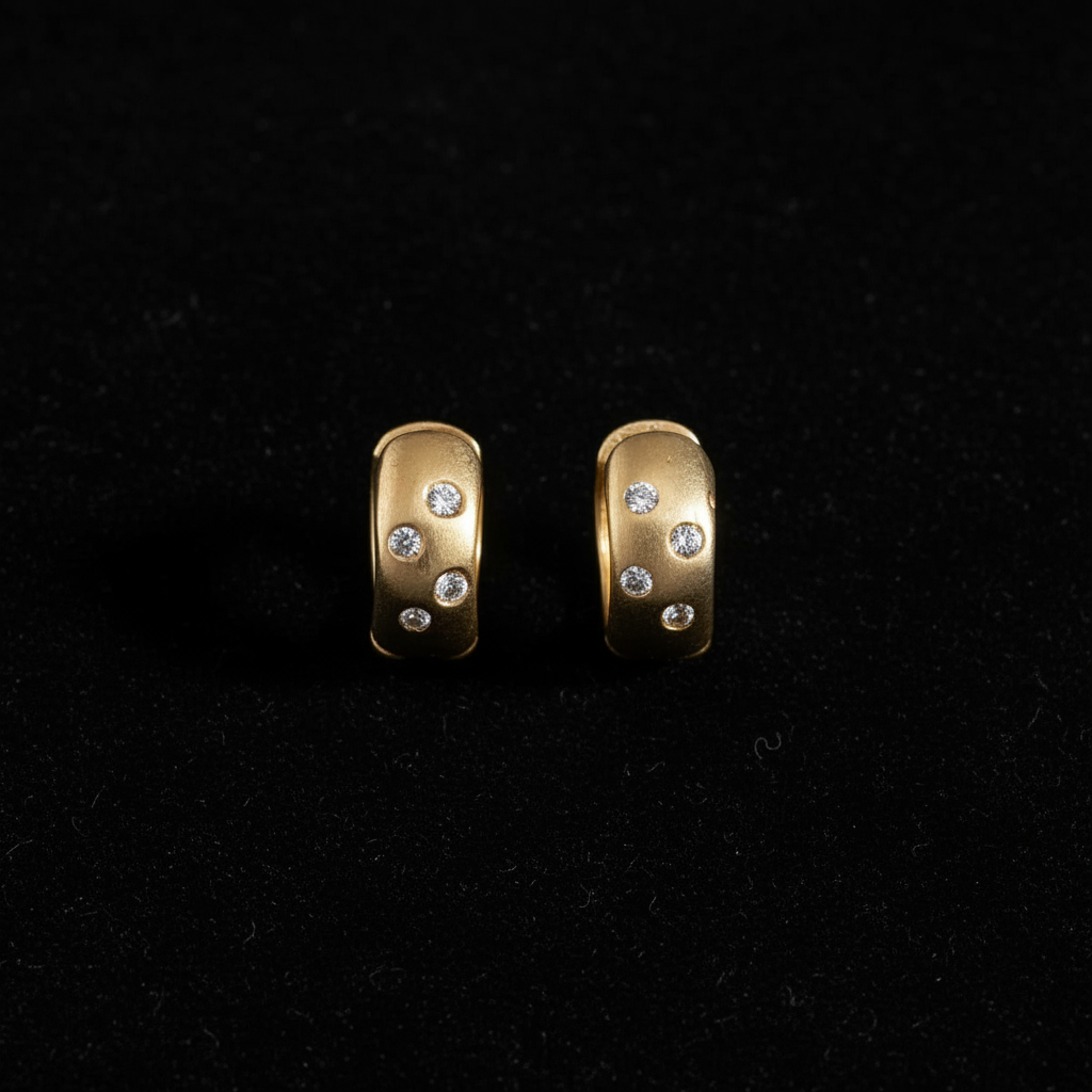 Round Diamond Huggie 0.16 - Flat Lay