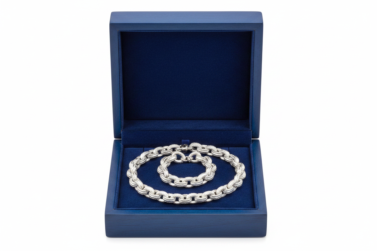 Sterling Silver Cable Edge Rolo Necklace in Royal Blue Wooden Box