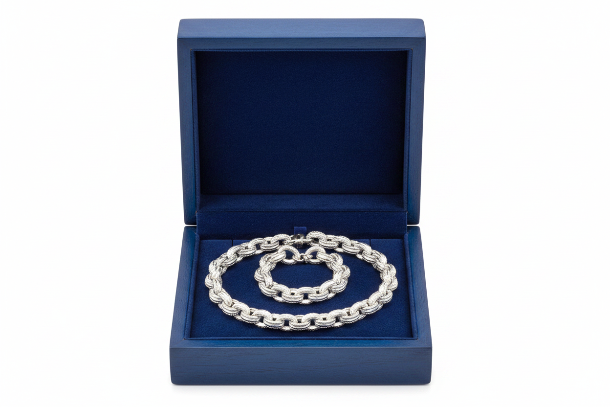 Sterling Silver Cable Edge Rolo Necklace in Royal Blue Wooden Box